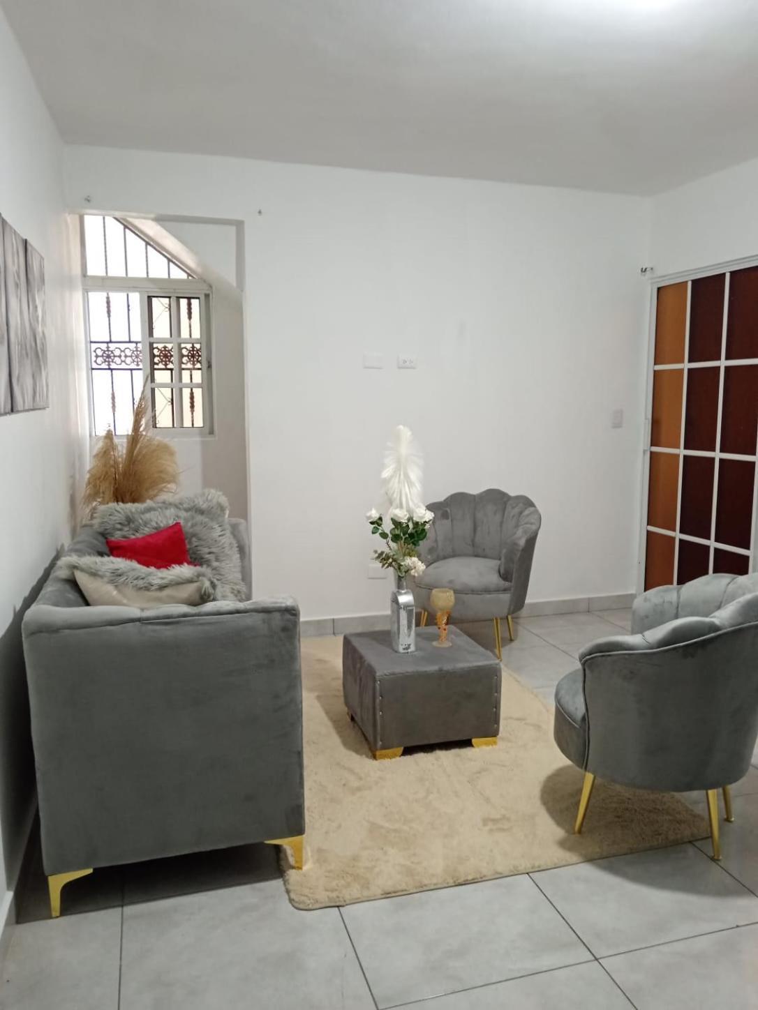 Apartamentos De 1 2 Y 3 Habitaciones 圣地亚哥洛斯卡巴 外观 照片