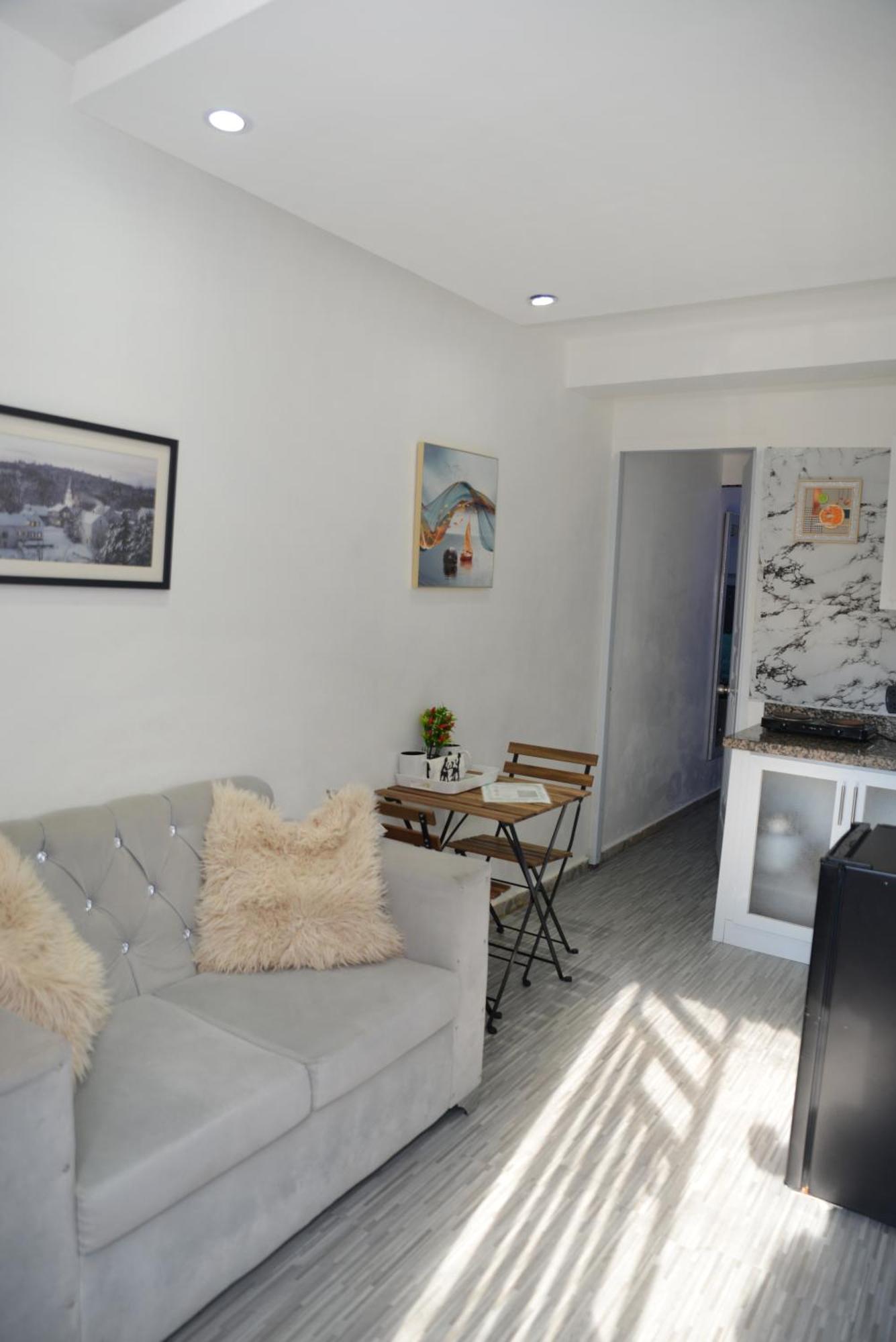 Apartamentos De 1 2 Y 3 Habitaciones 圣地亚哥洛斯卡巴 外观 照片