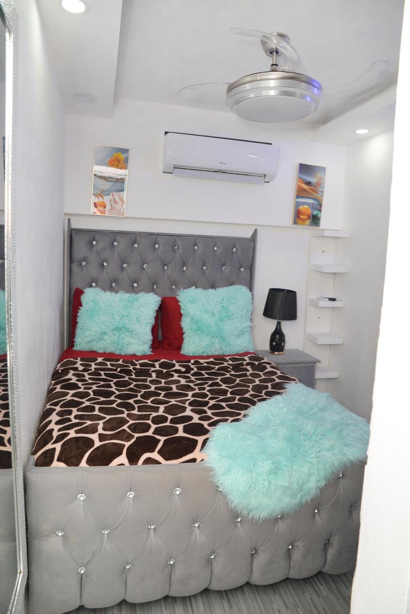 Apartamentos De 1 2 Y 3 Habitaciones 圣地亚哥洛斯卡巴 外观 照片